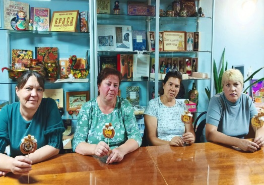 Социальные работники поздравили получателей социальных услуг с Медовым Спасом