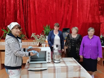 День осенних пирогов прошел в Большеякшенском ДК